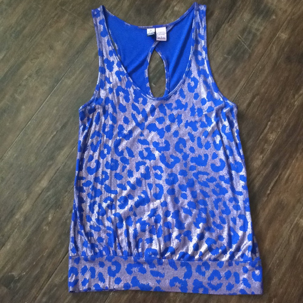 Love On A Hanger shirt Size L